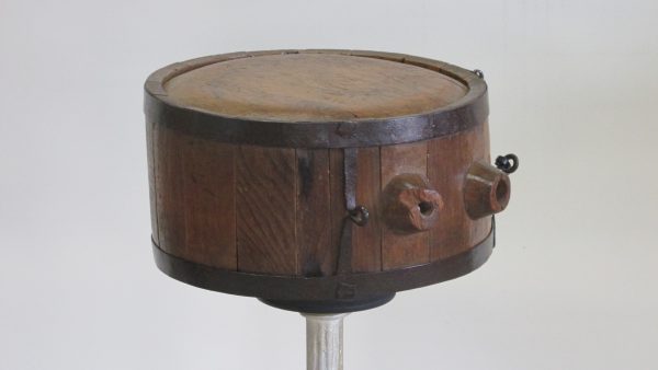 Bijzettafel "Het vaatje"